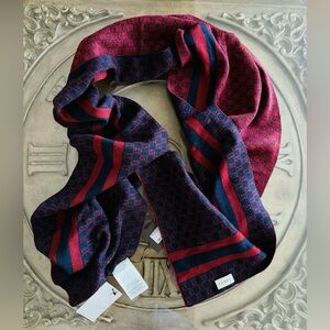 AUTHENTIC GUCCI GG Bicolor
Scarf wool Red/Navy